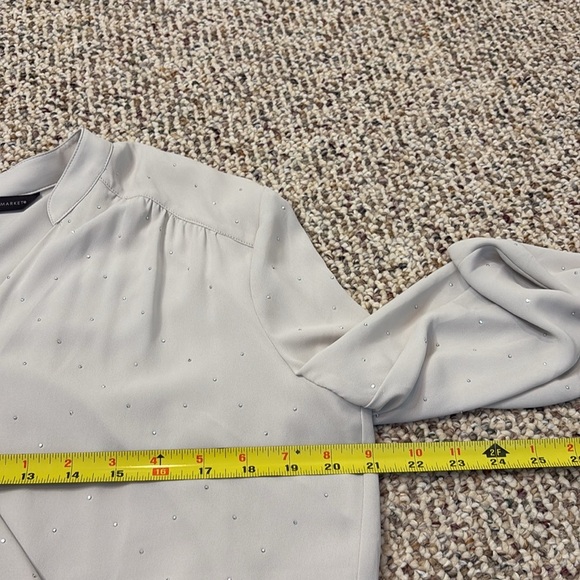 White House Black Market Gray Wrap Bubble Front Blouse with Tiny Studs. Size 8 - Picture 11 of 13